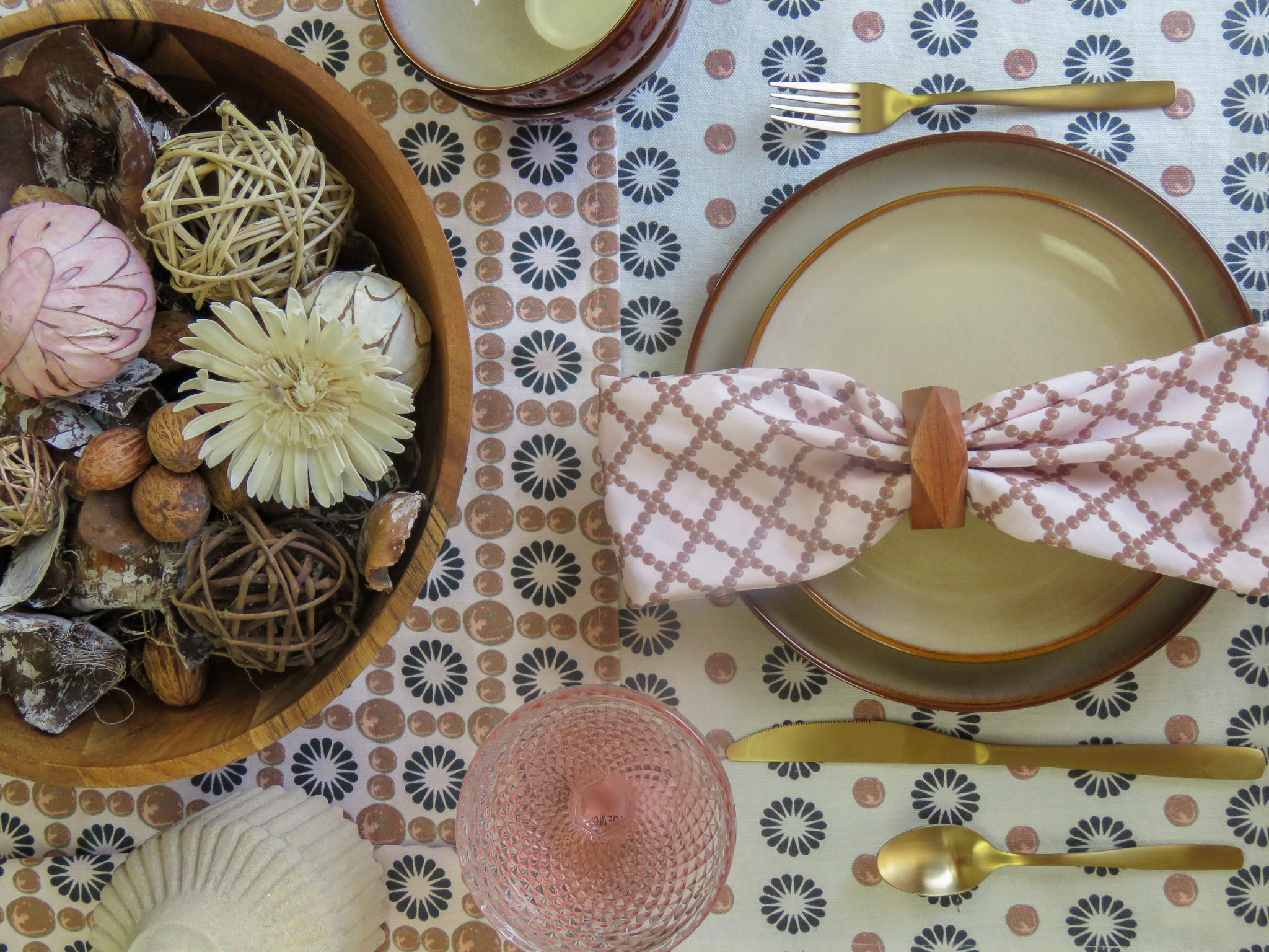 Decorative table setting